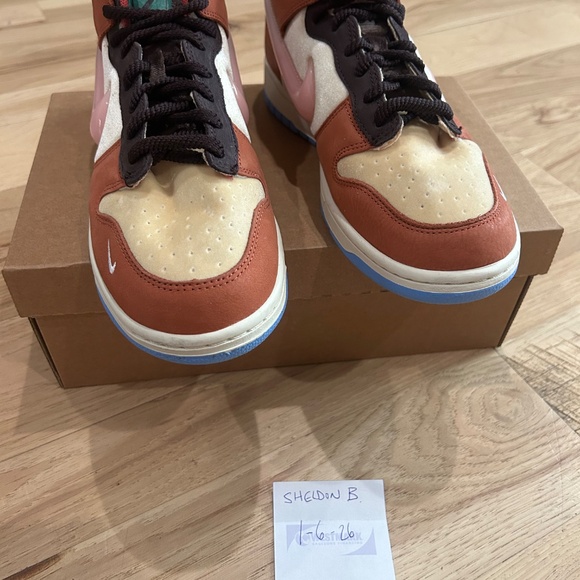 Nike chocolate milk dunk high